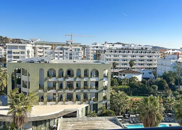 Bright Spacious With Free Parking In By Adesa Apartment Golem (Tirana)