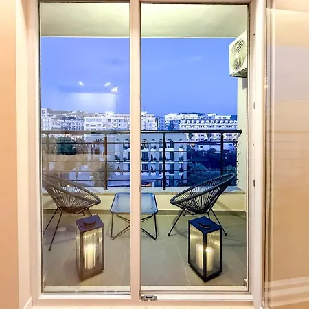 Bright Spacious With Free Parking In By Adesa Appartamento